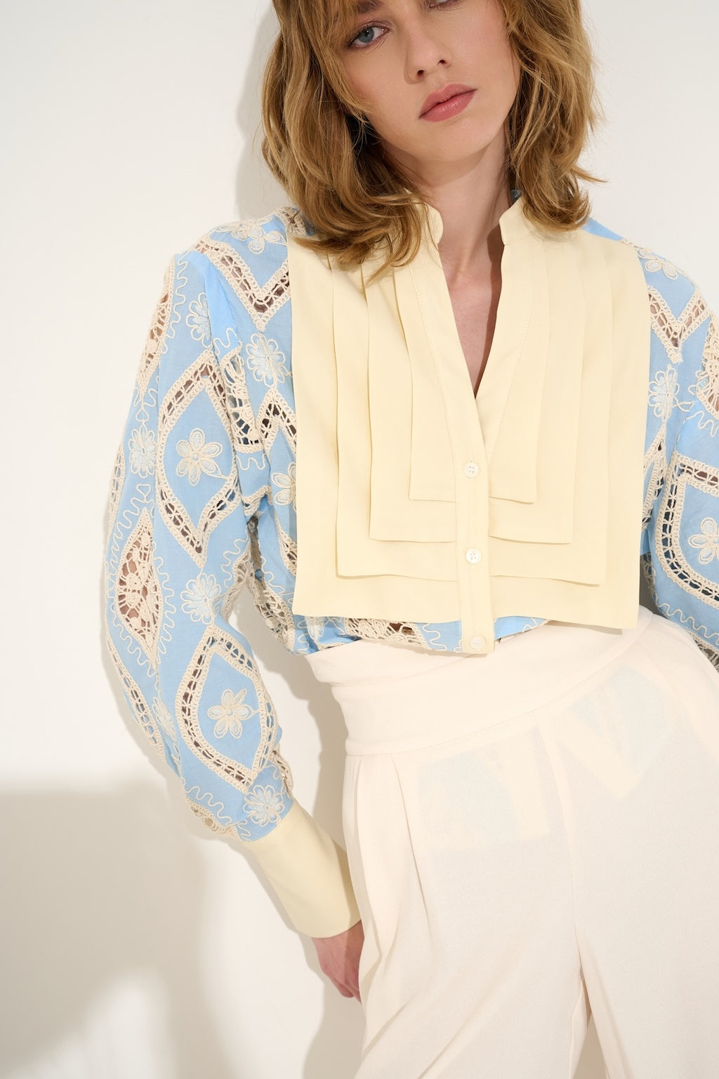 Pleats Shirt Ricamata Cielo